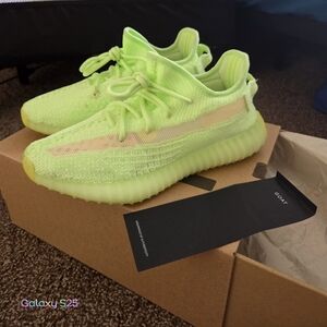 Adidas Yeezy Boost 350 Glow